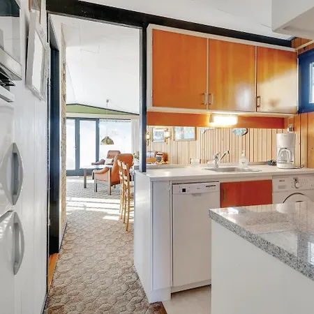 Three-bedroom Holiday In Vaggerlose