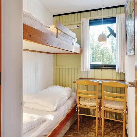 Three-bedroom Holiday In Vaggerlose * Bøtø By